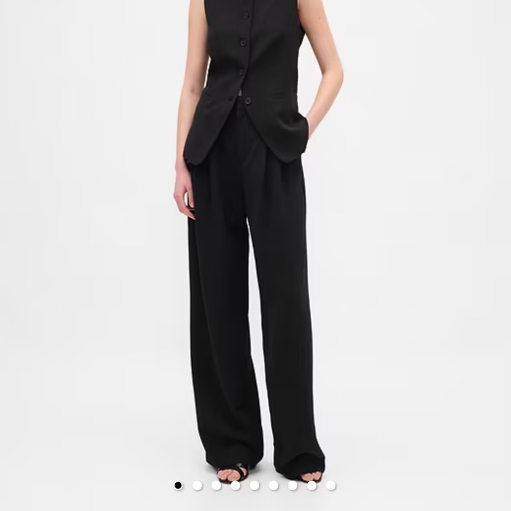 GAP 365 High Rise Pleated Trousers in Black